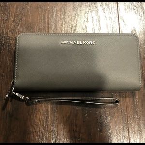 Michael Kors Continental Wallet